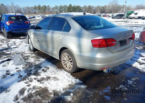 2013 Volkswagen Jetta 2.5L Sel z USA, uszkodzony, nr VIN 3VWLX7AJ9DM218396
